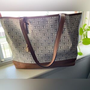 Tommy Hilfiger leather maxi tote.